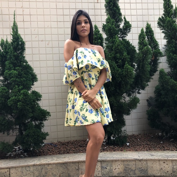 Dresses - Picture 4 of 4